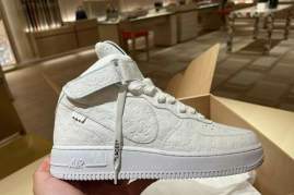 Picture of Louis Vuitton Shoes _SKULVsz38-45jyq011913480